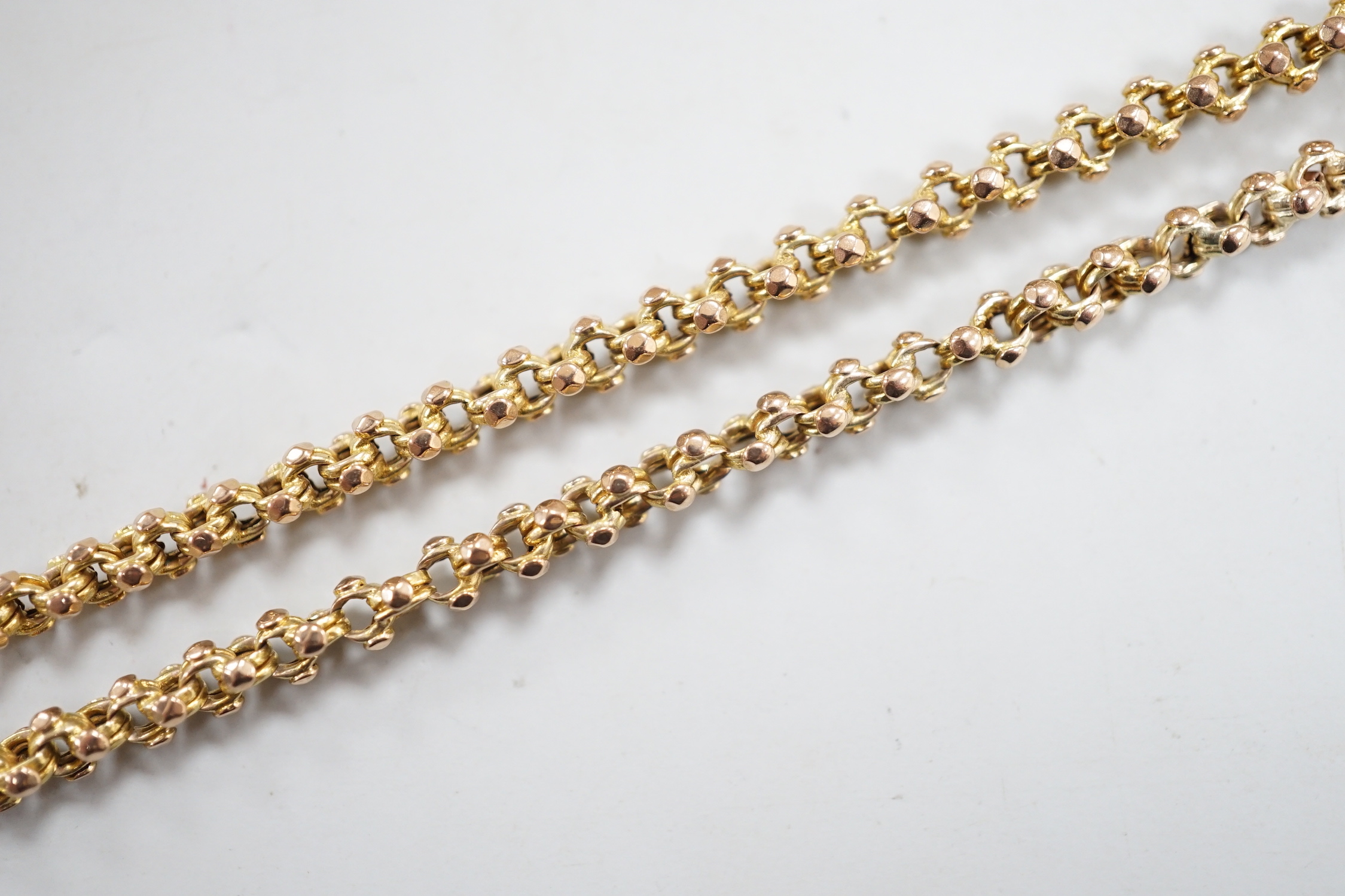 A 9ct gold guard chain, 118cm, 22.3 grams.